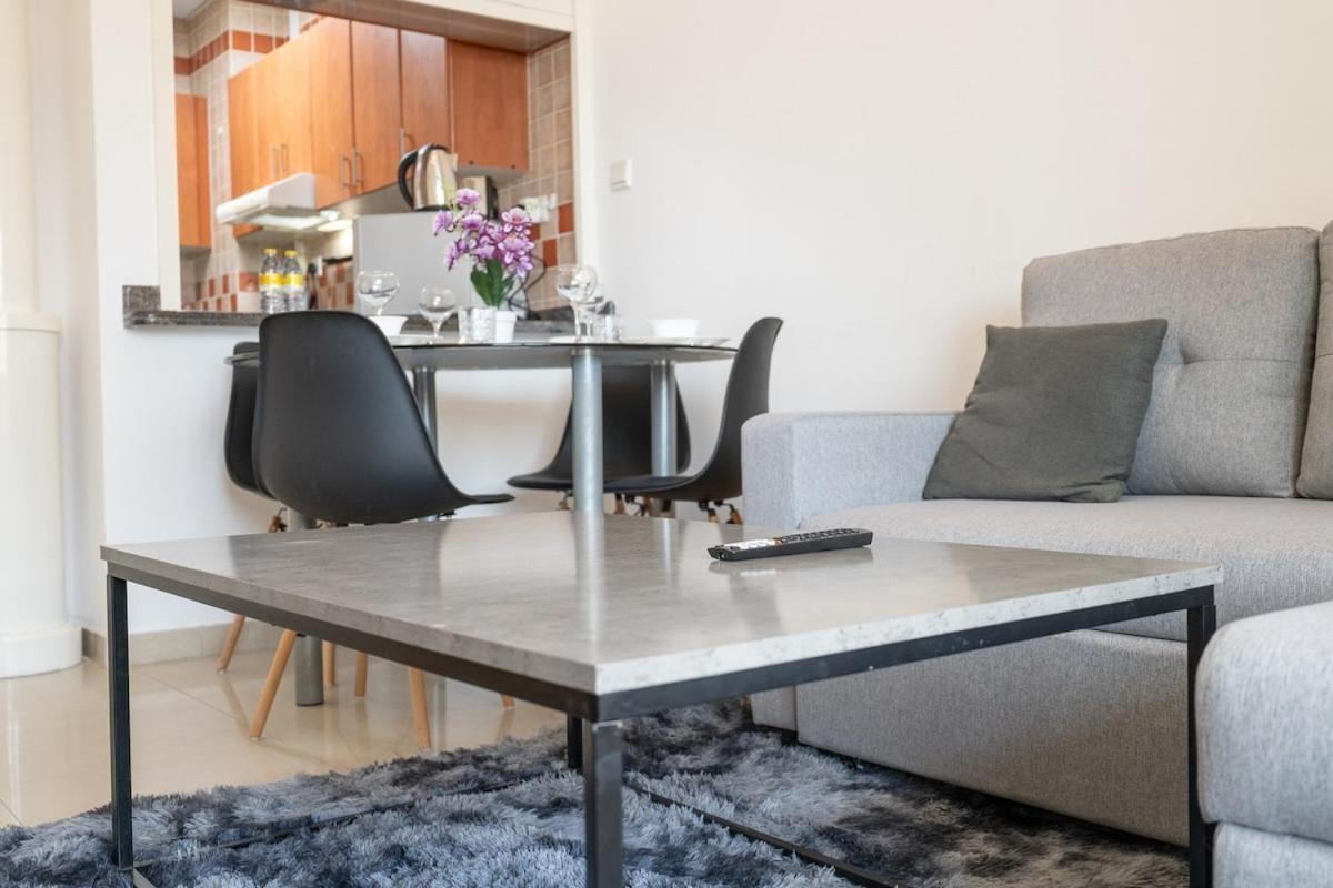 Apartment Cozy & Simple 1-bedroom Flat In Marina
